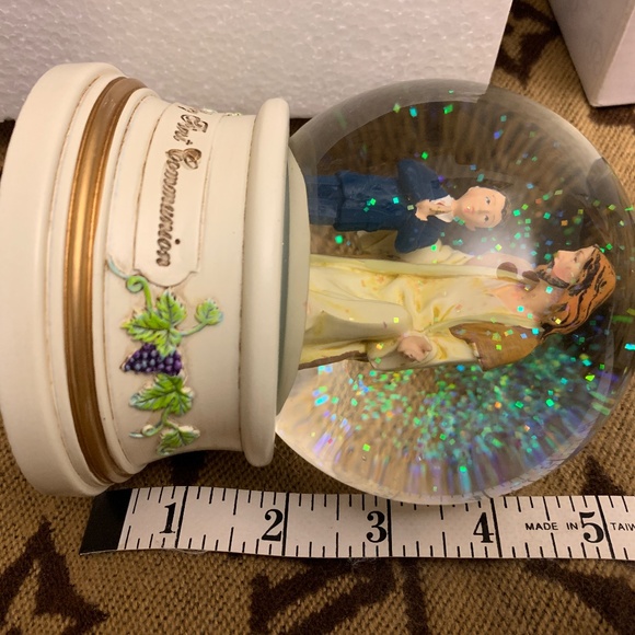 Roman Son's First Holy Communion Snow Globe - New in Box - Picture 6 of 8